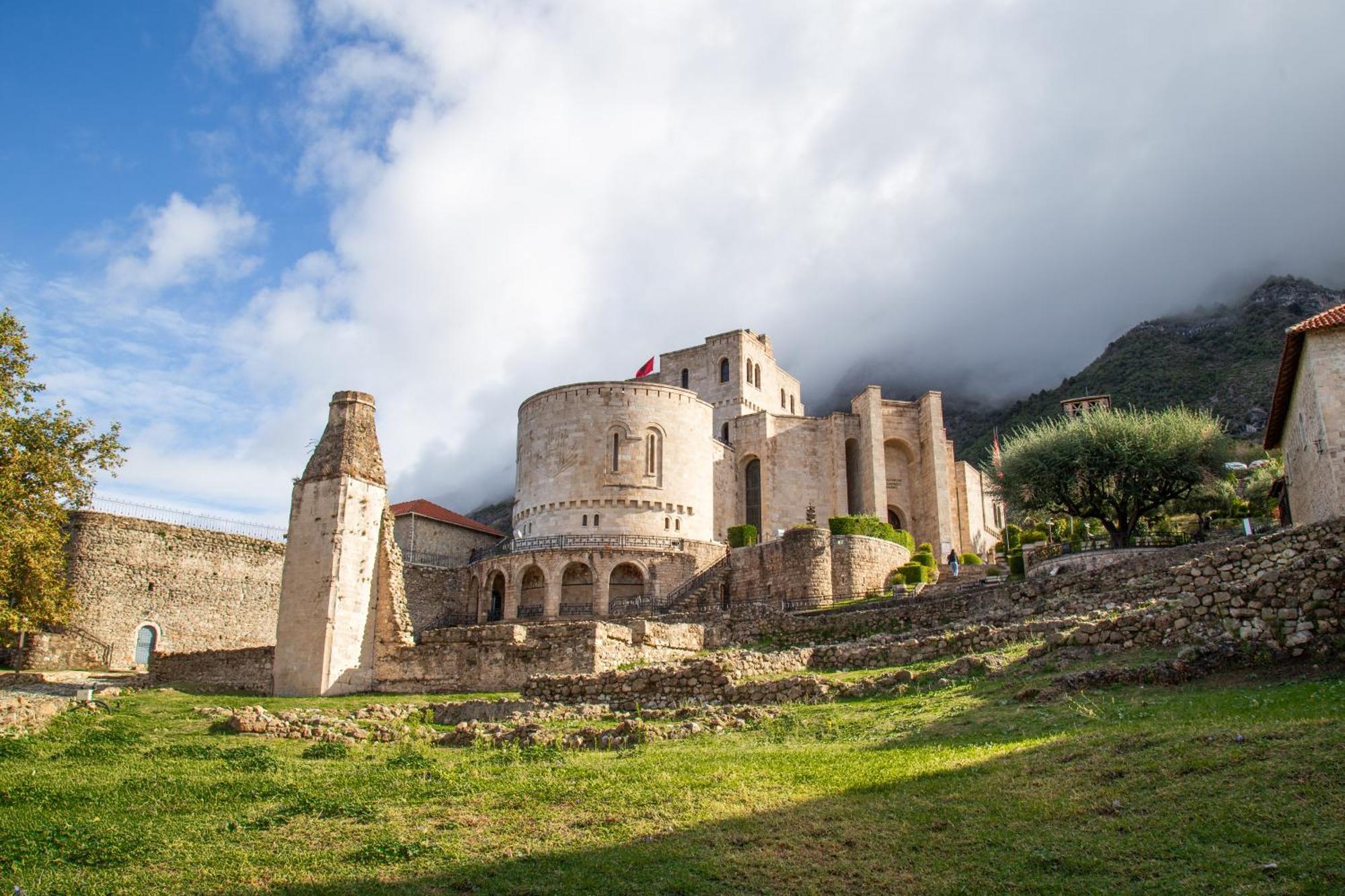Kruja Albergo Diffuso , Inside Kruja Castle Exterior foto
